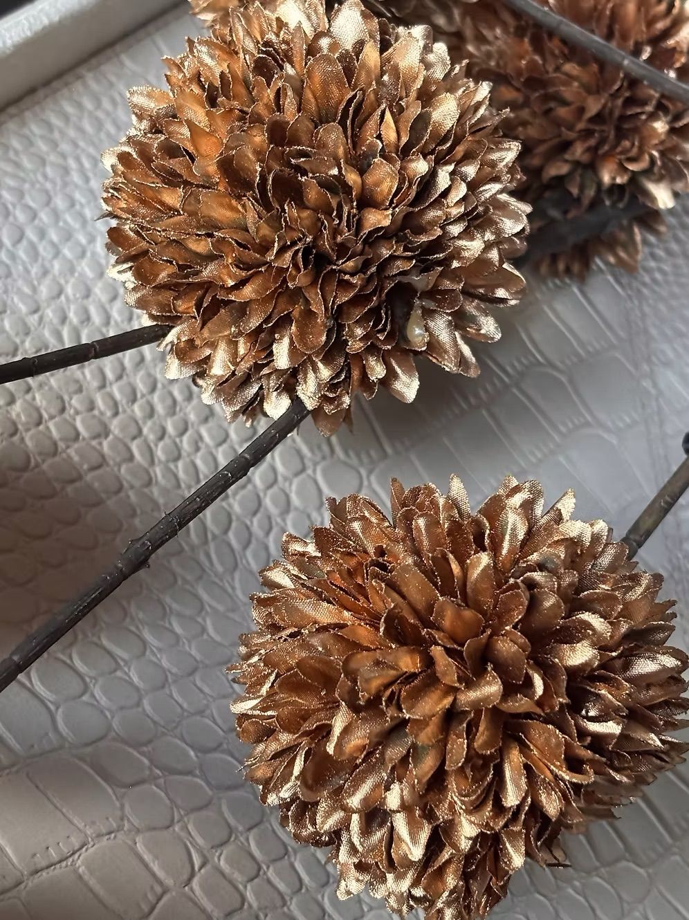 Kunsttak Pompom | bronze glow - 7bol (c.a. 98cm)
