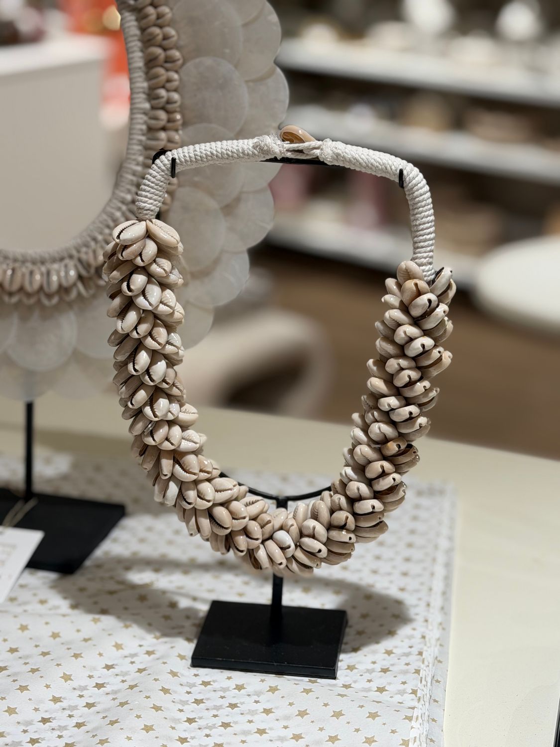Ornament 'Shell Necklace' | beige