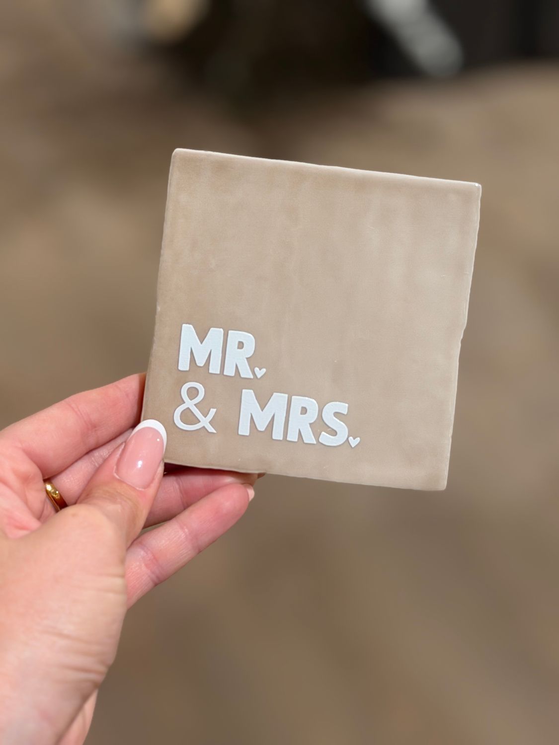 Tegeltje 'Mr &amp; Mrs' | beige/wit