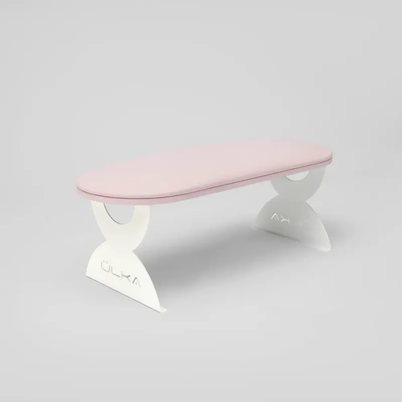 ULKA Maniküre Handauflage