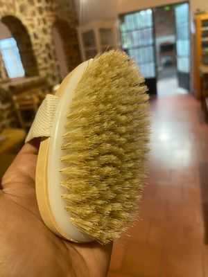 Brush, body natural bristle  / Cepillo corporal en seco.