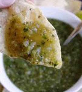 Salsa Verde Ligeramente picante 1/2 Litro . Light Spicy Green Sauce 1/2 liter