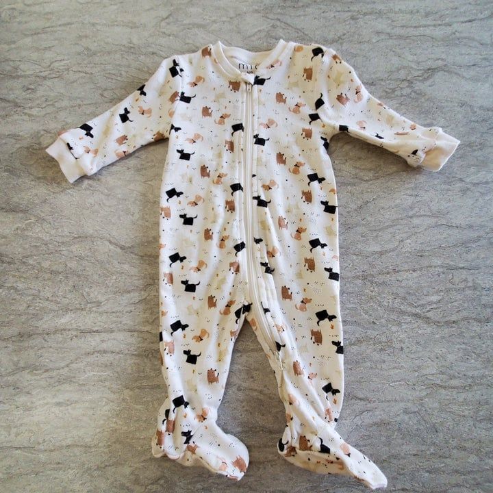 Mid FA23 Bby Sleeper, Color: Beige Dogs, Size: NB