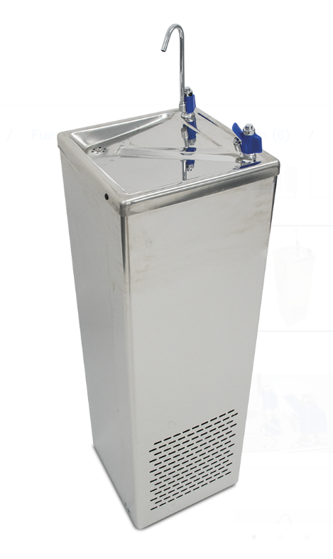 Fuente de agua fría con grifo y llena jarras.