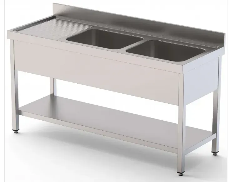 Fregadero industrial en acero inoxidable con 2 cubas y 1 escurridor.