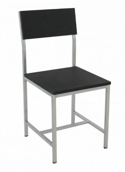 Silla recta en color negra.