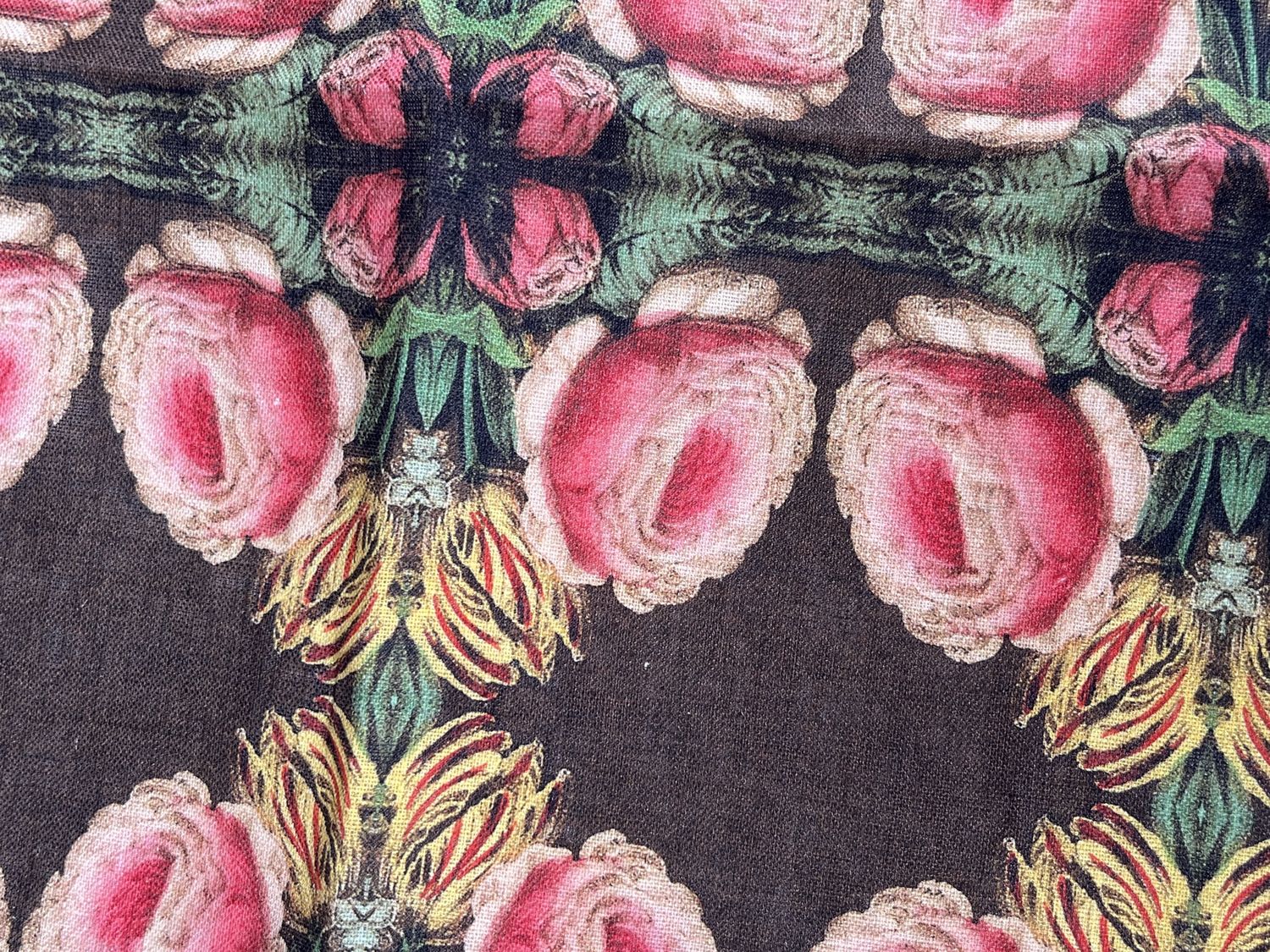 Avenida Home Linen Napkins, Type: Cabbage Rose