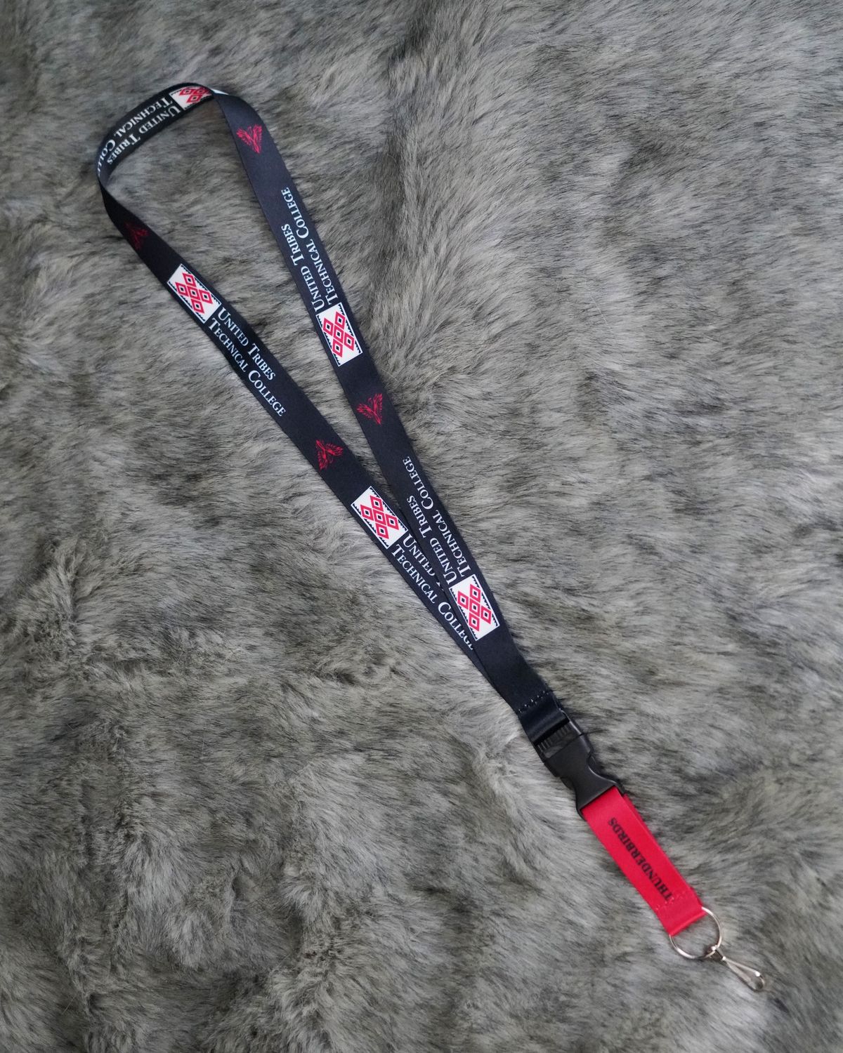 UTTC LANYARD-BLK/RED COMBO