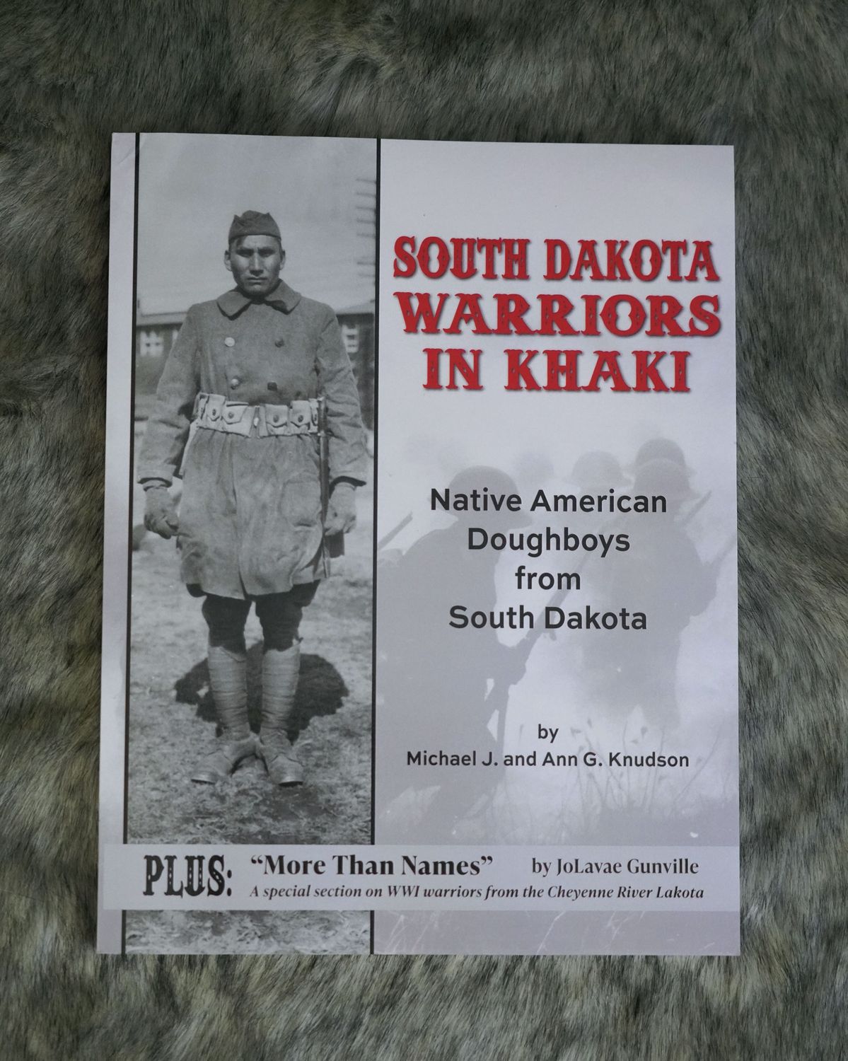SD WARRIORS IN KHAKI - M. KNUDSON