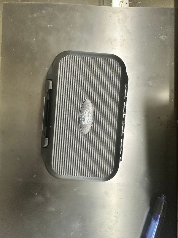 poorrrichards waterproff fly box