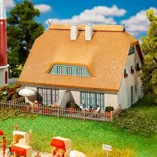 Faller 130675 - Huis met rieten dak