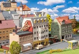 Faller 191748 - Stadshuizenrij &quot;Breitestrasse&quot;