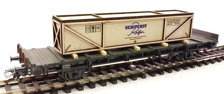 Loewe 2401 -  Belading transportkist Semperit Reifen