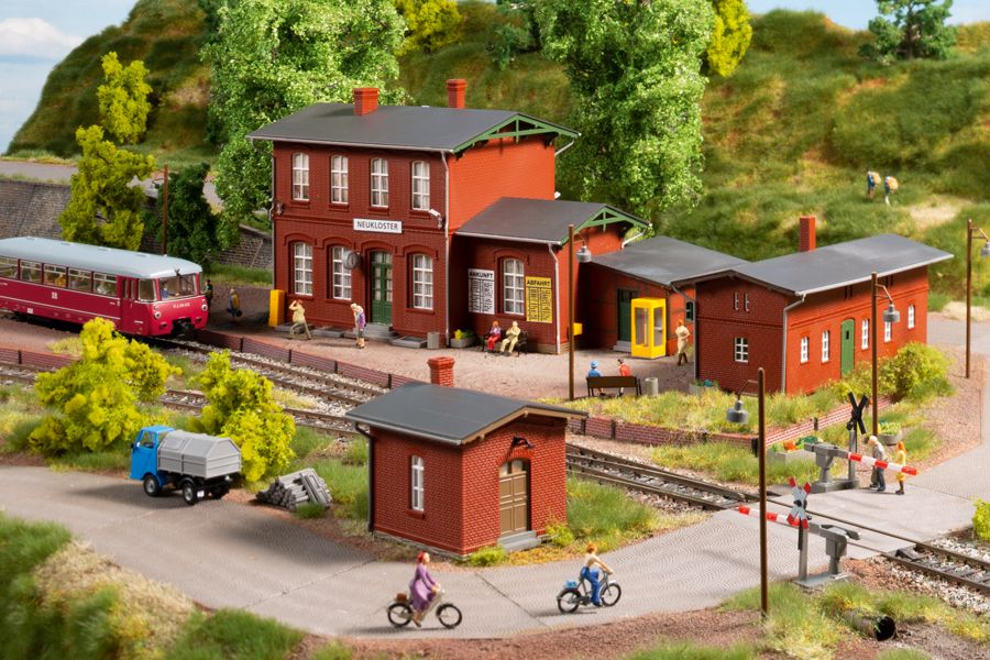 Auhagen 15106 - Station / Bahnhof Neukloster Set