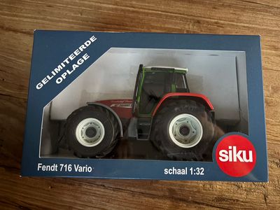 Siku - Fendt 716 Vario - Loonbedrijf Danenberg