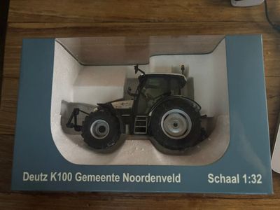 Universal Hobby 2750 - Deutz-Fahr Agroton K 100 White - Gemeente Noordenveld