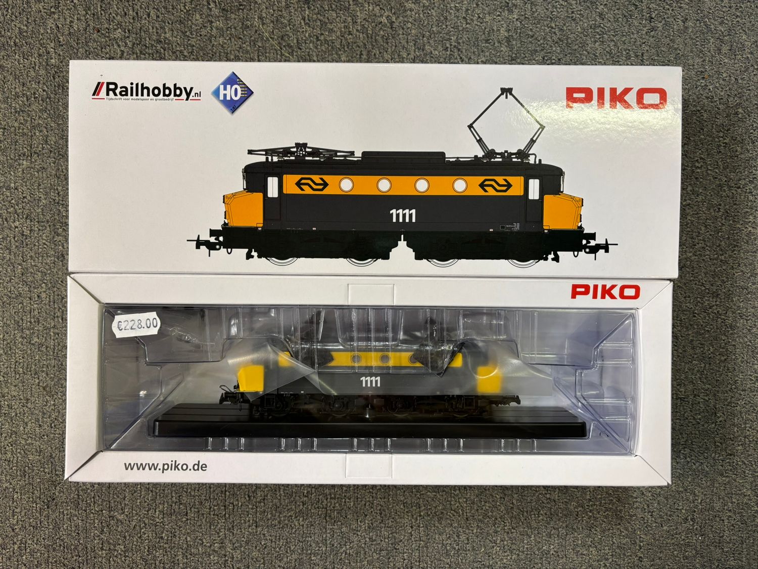 Piko 71176 - Elektrische locomotief NS 1111 &quot;Paaltjesloc&quot; Exclusief Railhobby