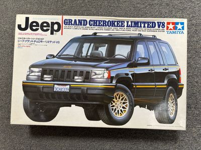 Tamiya 24127 - Jeep Grand Cherokee