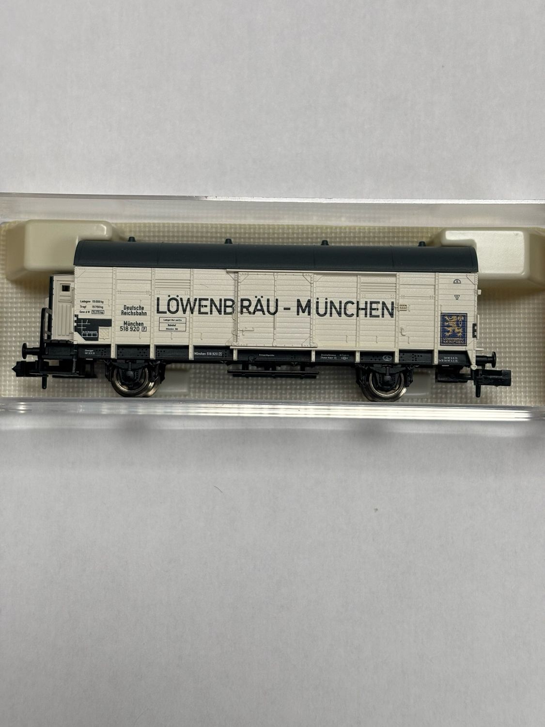 Fleischmann 83 8307 - Gesloten goederenwagon &quot;Löwenbrau München&quot;
