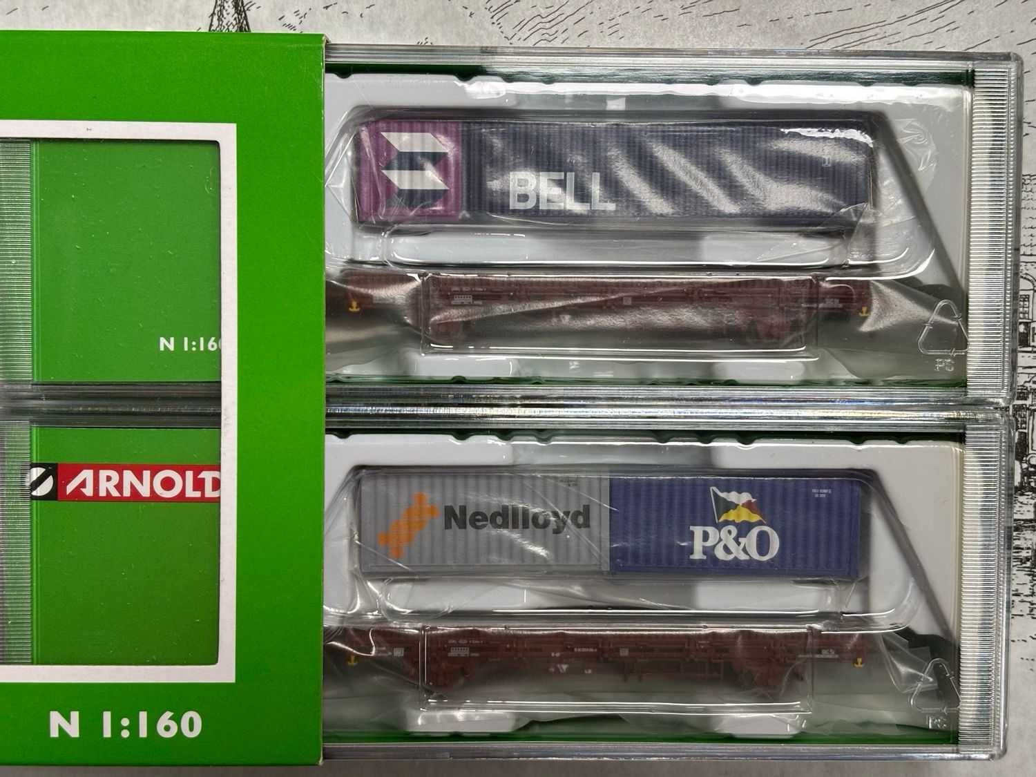 Arnold HN6400 - 2-tlg. Flachwagen Kbs beladen mit zwei 20&#39;Containern &quot;NedLLoyd und P&amp;O&quot; NS