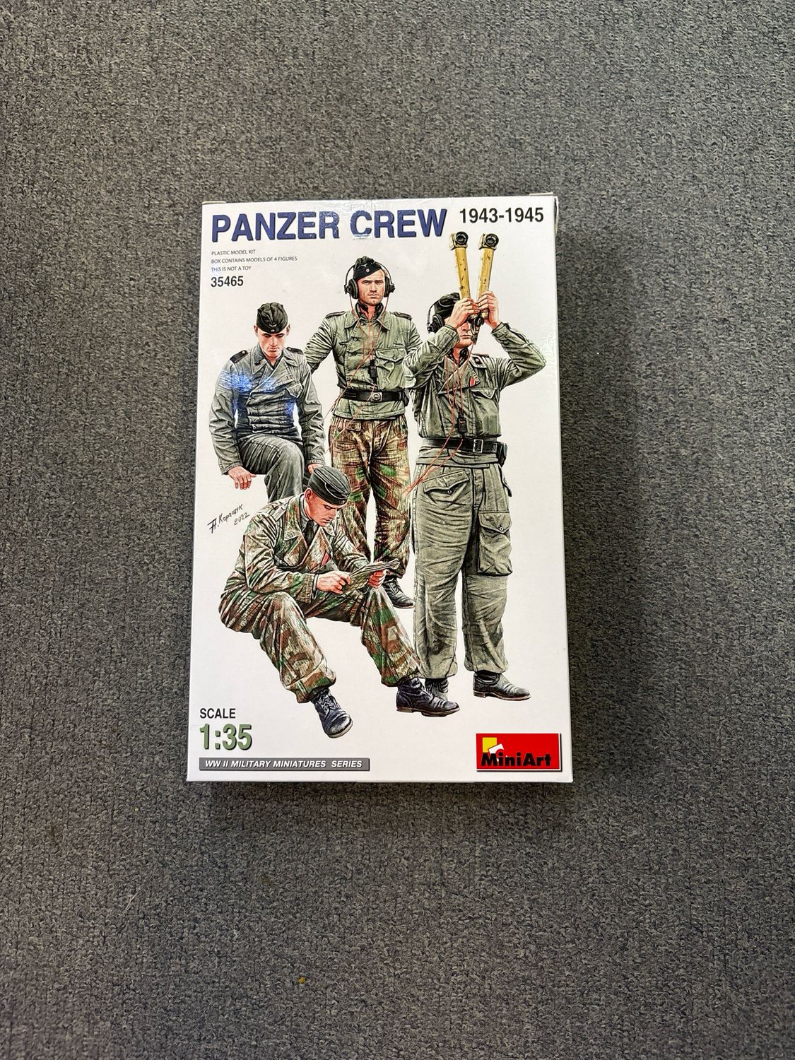 MiniArt 35465 - Panzer Crew 1943-1945 1:35