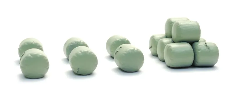 Artitec 387.617 - Kuilvoerbalen groen 1:87