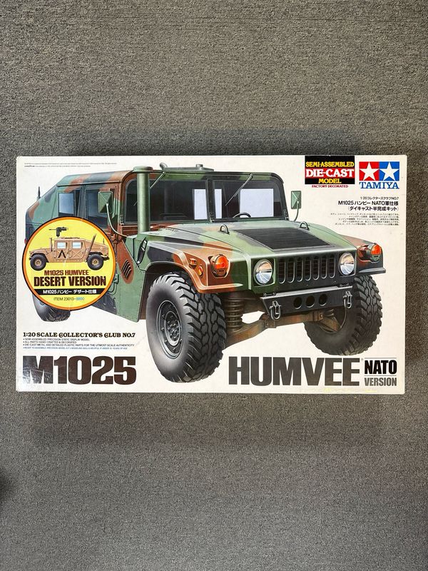 Tamiya 8610 - M1025 Humvee Desert Version 1:35