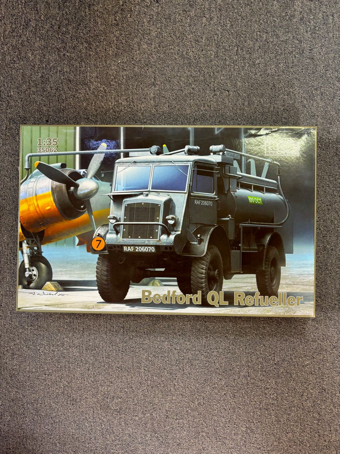 IBG 35062 - Bedford QL Refueller 1:35