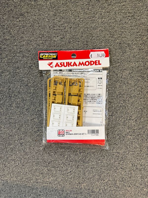 ASUKA  35-L29 - WWII German Jerrycan Set C 1:35