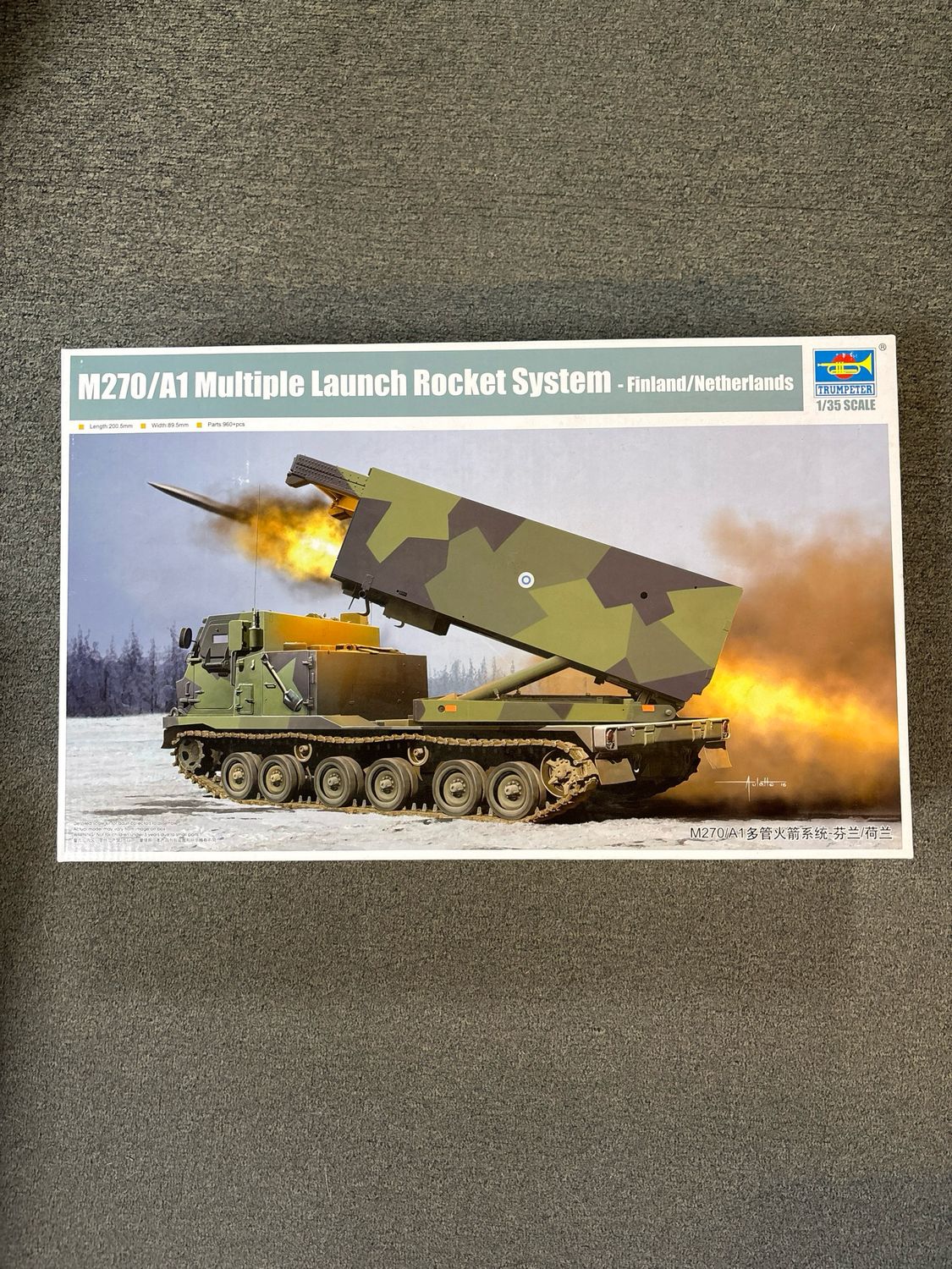 Trumpeter 01047 - M270/A1 Multiple Launch Rocket Nederland 1:35