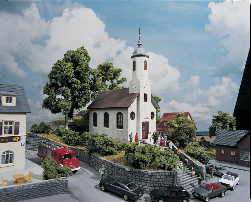 Piko 61825 - Dorfkirche St. Lukas H0