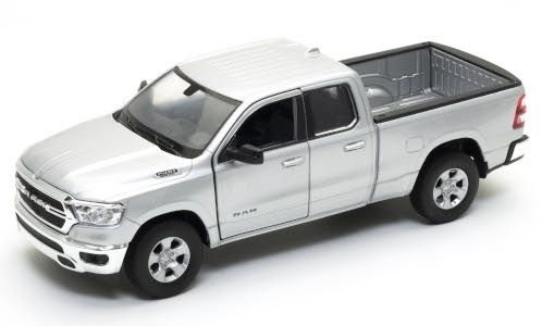 Welly 24104 - RAM 1500, silber, 2019, 1:24