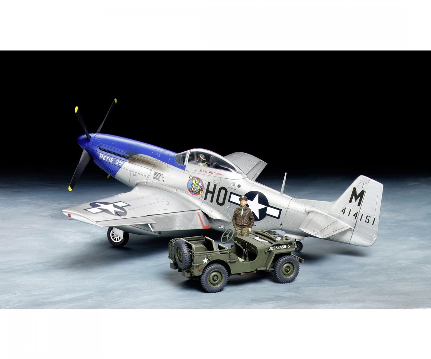 Tamiya 25205 -P51D Mustang &amp; 1/4t 4x4 light vehicle 1:48