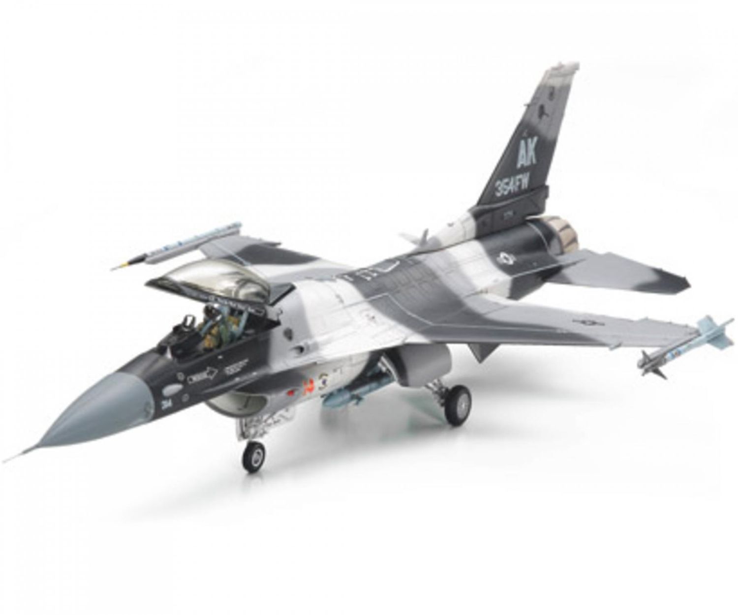Tamiya 61106 - Lockheed Martin F-16C/N Aggressor 1:48