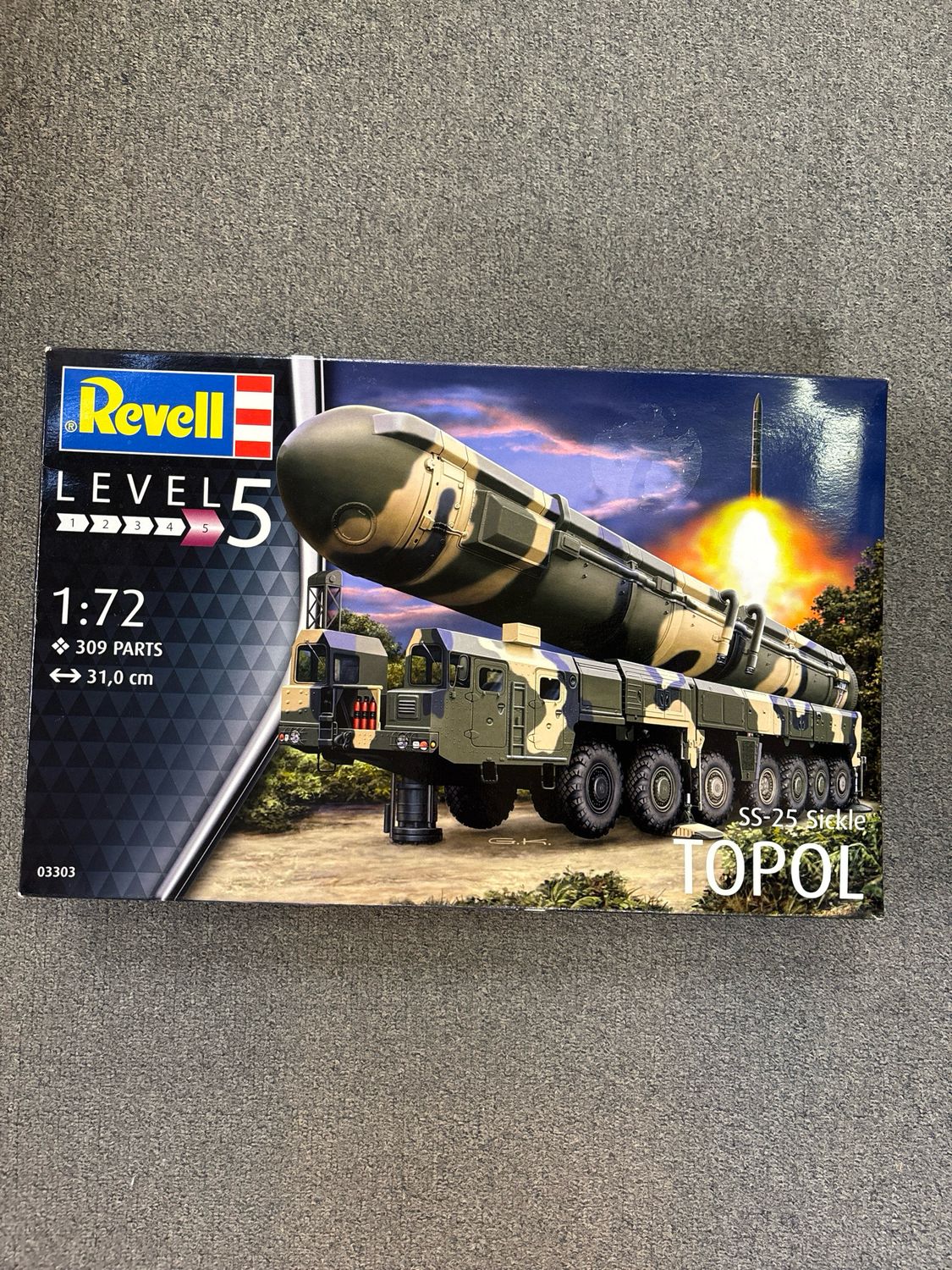 Revell 03303 - SS-25 Sickle TOPOL 1:72