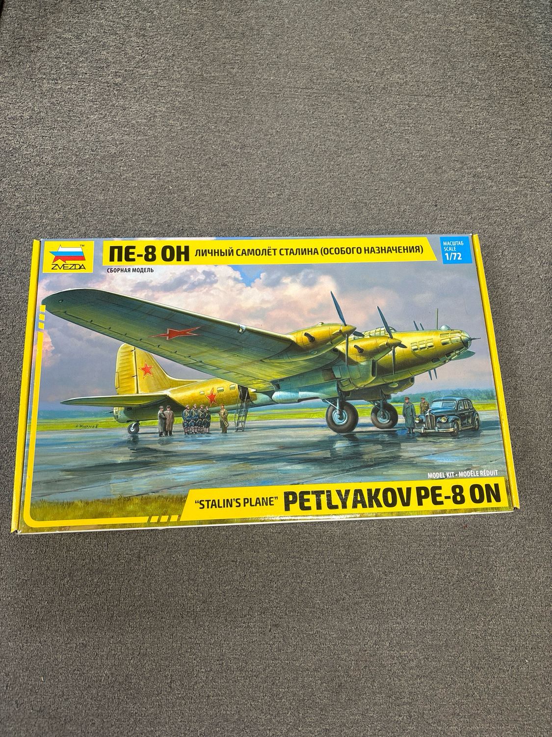 Zvezda 7280 - &quot;Stalin&#39;s plane&quot;  Petlyakov Pe-8 ON 1:72