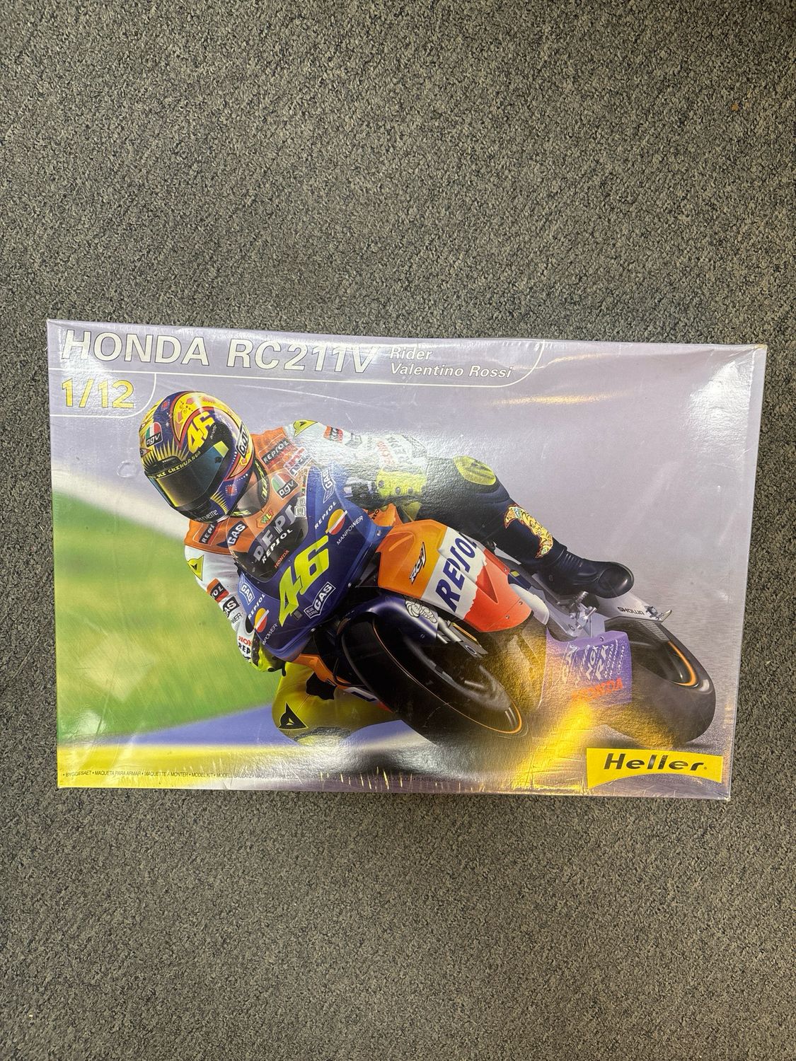 Heller 80910 - Honda rc211v  1:12