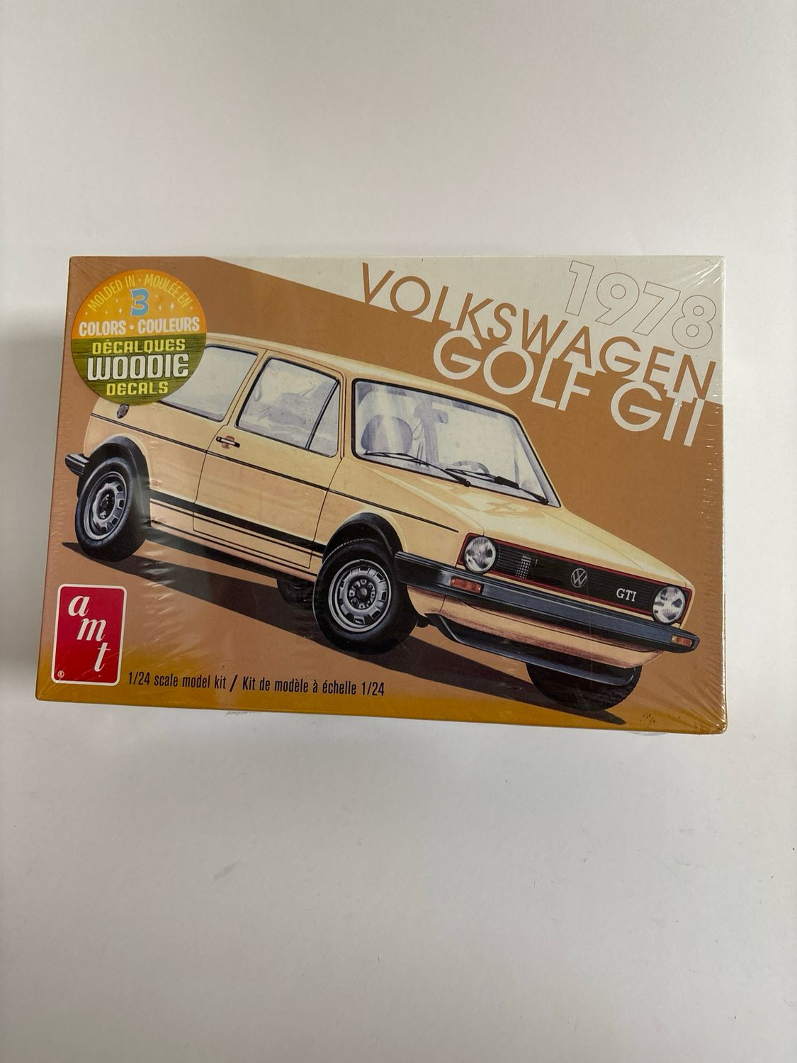 AMT 1213M/12 - VW Golf GTI 1:24