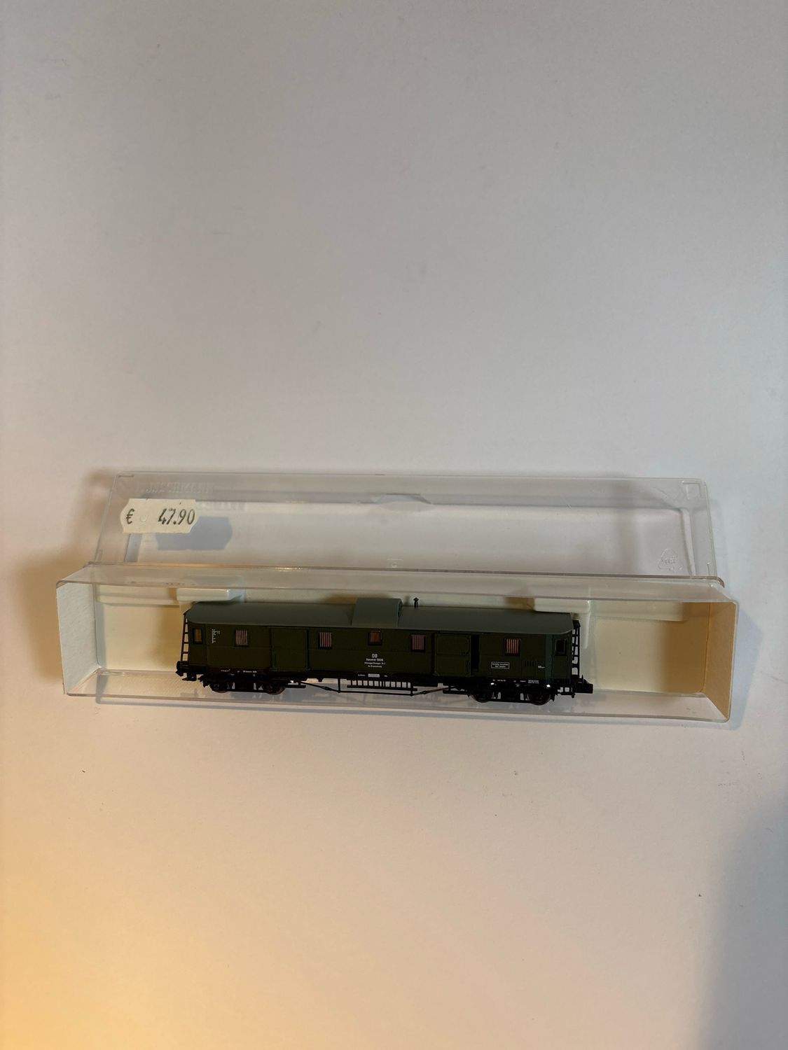 Fleischmann 83 8040 - Gerätewagen (Bahndienstwagen), 4-achsig, grün, ´Hilfszuggerätewagen Nr. 2´ DB 1:160 (N)