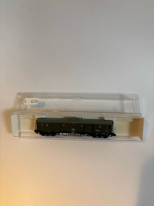 Fleischmann 83 8040 - Gerätewagen (Bahndienstwagen), 4-achsig, grün, ´Hilfszuggerätewagen Nr. 2´ DB 1:160 (N)
