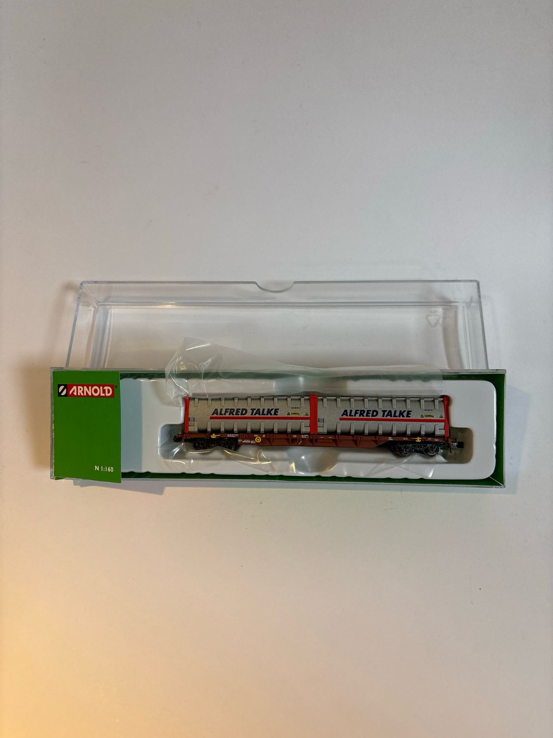 Arnold HN6590 - Container-Tragwagen, Gattung Sgnss, 4-achsig, braun, mit zwei 30´ Bulk-Containern ´ALFRED TALKE´ 1:160 (N)