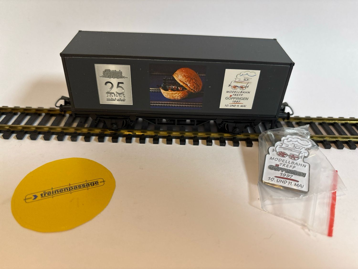 Märklin 44263 - Gesloten goederenwagon &quot;25 jahre mini-club&quot;