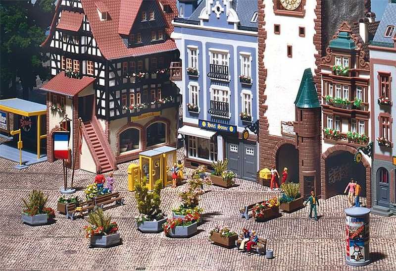 Faller 180585 - Stadsdecoratie  H0