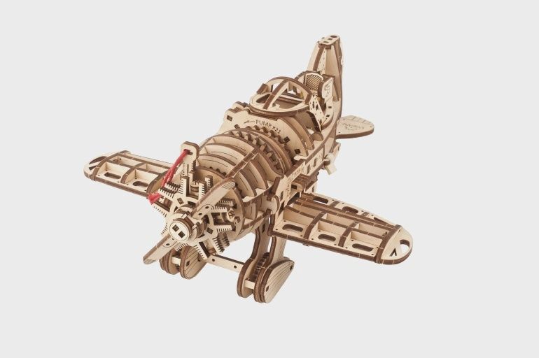 Ugears - Mad Hornet Vliegtuig