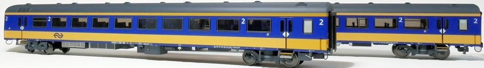 Exact-train 11000A+B - 2er-Set NS ICRm Den Haag -Eindhoven für den Inlandseinsatz Endwagen Bpmez10 und Reisezugwagen Bpmz10 ( Neue Farbe Gelb / Blau) H0