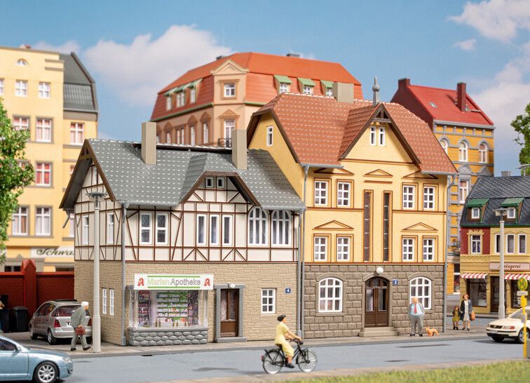 Auhagen 12354 - Woonhuis Bahnhofstraße 2 &amp; 4 (2 woningen)
