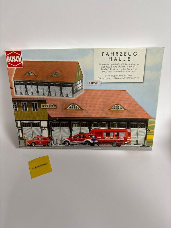 Busch 8241 - Fahrzeug Halle Feuerwehr N