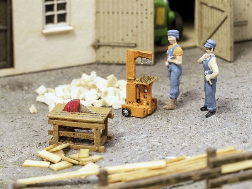 Noch 13726 - Houtklover en cirkelzaag H0