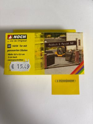 Noch 14234 - Poort met gemetselde zuilen H0