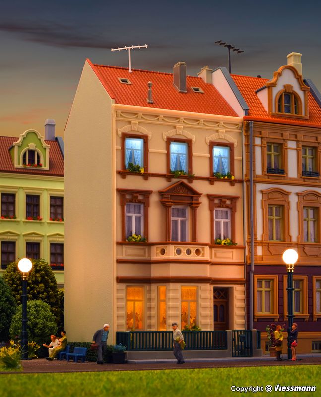 Kibri  39102 - Buurtcentrum bij het park in Bonn H0